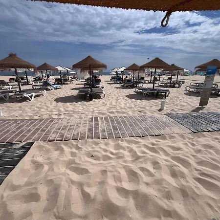 Cozy Private In Peaceful Compound Family-friendly Bicas