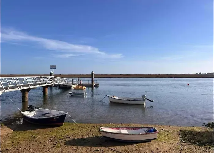 Cozy Private In Peaceful Compound Family-friendly Appartement Bicas